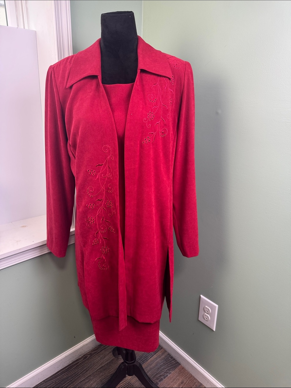 Studio I Red Two-Piece Dress Set with Embroidered Jacket xl